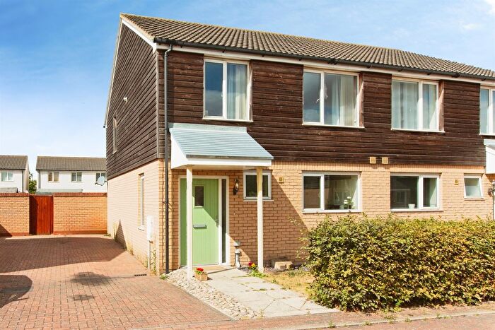 3 Bedroom Semi-detached House For Sale In Handley Drive, Upper Cambourne, Cambridge, CB23