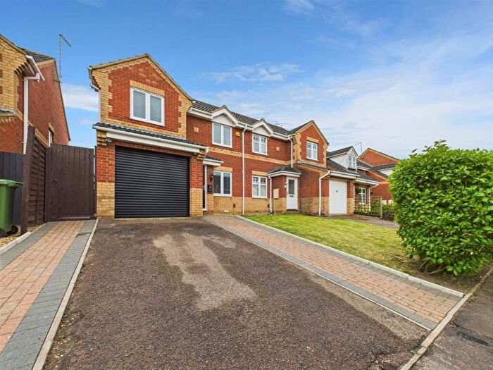3 Bedroom Semi Detached House For Sale In Meadenvale, Parnwell, Peterborough, PE1
