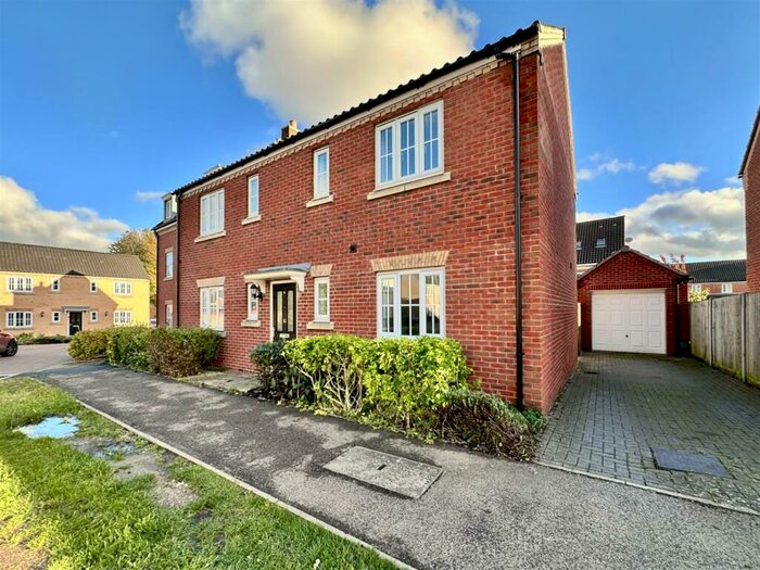 4 Bedroom Detached House To Rent In Almond Drive, Cringleford, Norwich, NR4