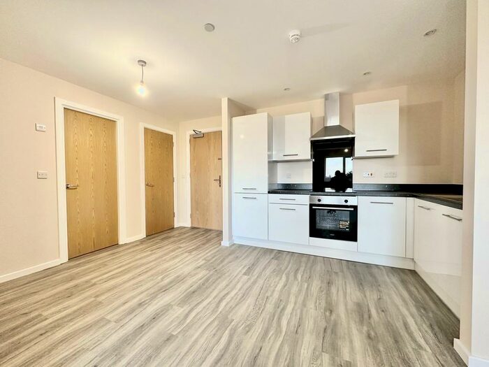 1 Bedroom Apartment To Rent In Southwood House, M5