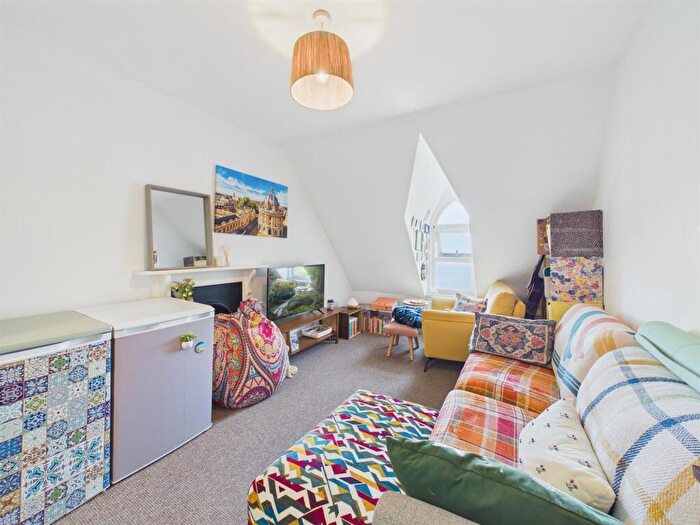 2 Bedroom Apartment For Sale In Larkstone Terrace, EX34