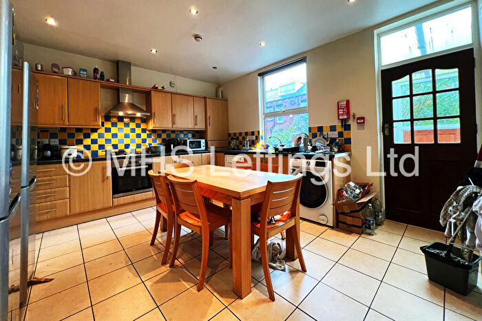 5 Bedroom Terraced House To Rent In Ash Road, Leeds, LS6