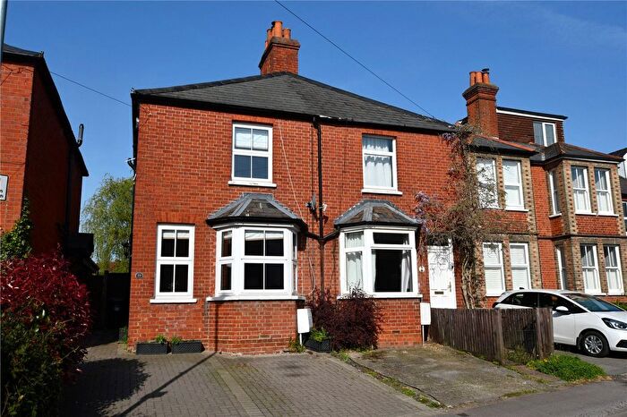3 Bedroom Semi Detached House For Sale In Langborough Road, Wokingham, Berkshire, RG40