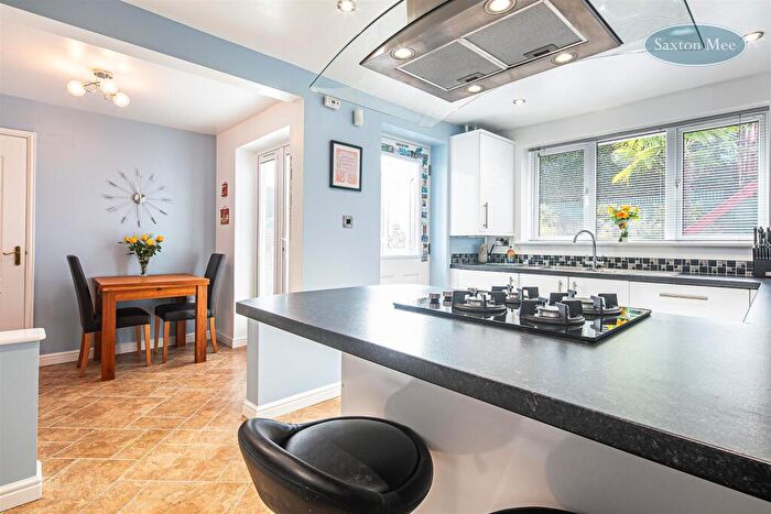 4 Bedroom Detached House For Sale In Thorncliffe View, Chapeltown, Sheffield, S35