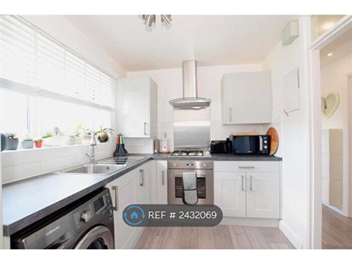 2 Bedroom Flat To Rent In Hawkhurst Road, Coldean - Brighton, BN1