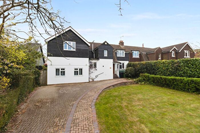 4 Bedroom Semi-Detached House For Sale In Oakhurst Road, Battle, TN33