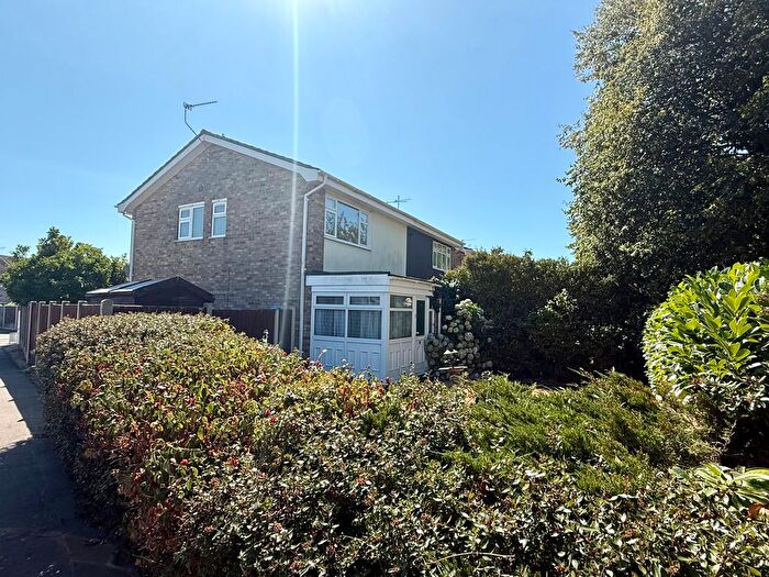 3 Bedroom Semi-Detached House For Sale In Half Moon, Gorleston, NR31