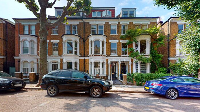 2 Bedroom Flat To Rent In Cromwell Grove, London, W6