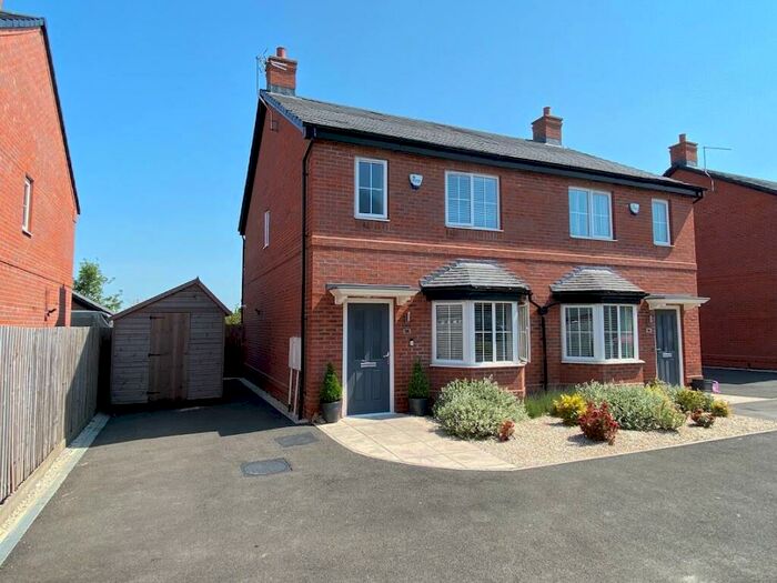 3 Bedroom Semi-Detached House To Rent In Lathkill Drive, Ashbourne, DE6