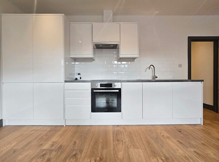 2 Bedroom Maisonette To Rent In Penwith Road, London, SW18