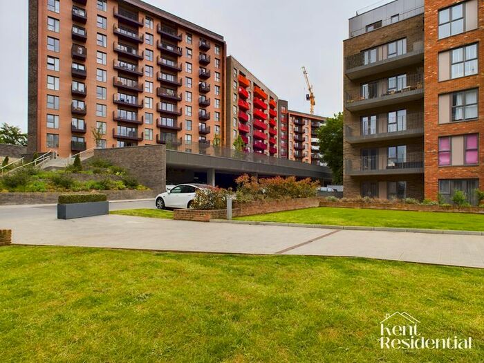 2 Bedroom Flat To Rent In Adeline Heights, Rosalind Drive, Maidstone, ME14