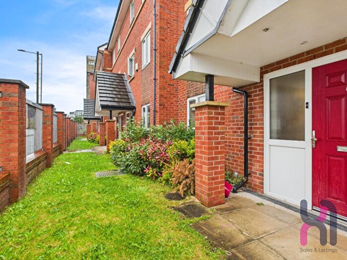 7 Bedroom House Of Multiple Occupation To Rent In Smithdown Lane, Liverpool, Merseyside, L7