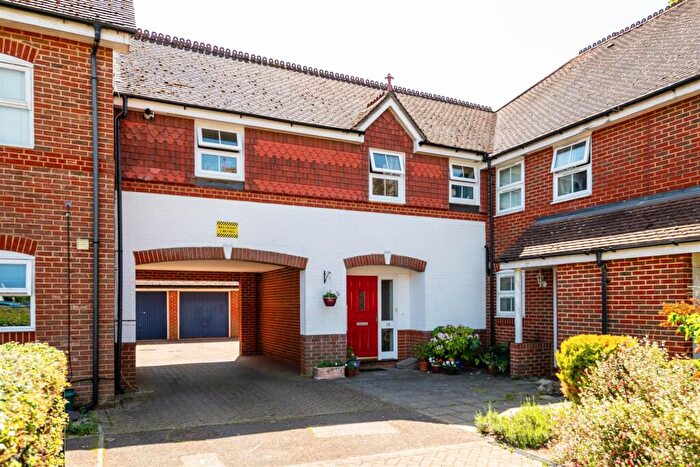 1 Bedroom Coach House For Sale In Regents Mews, Horley, Surrey, RH6