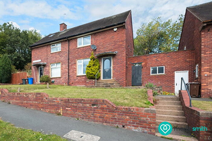 3 Bedroom Semi-Detached House To Rent In Hollybank Drive, Sheffield, S12