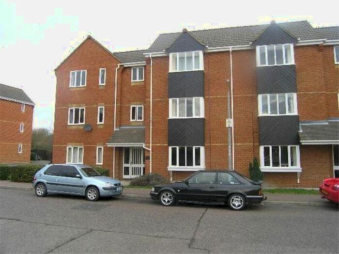 Flat To Rent In Lucerne Close, Cambridge, CB1