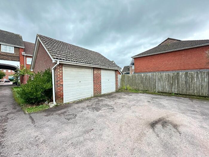 1 Bedroom Flat To Rent In Wivelsfield, Eaton Bray, Dunstable, Bedfordshire, LU6
