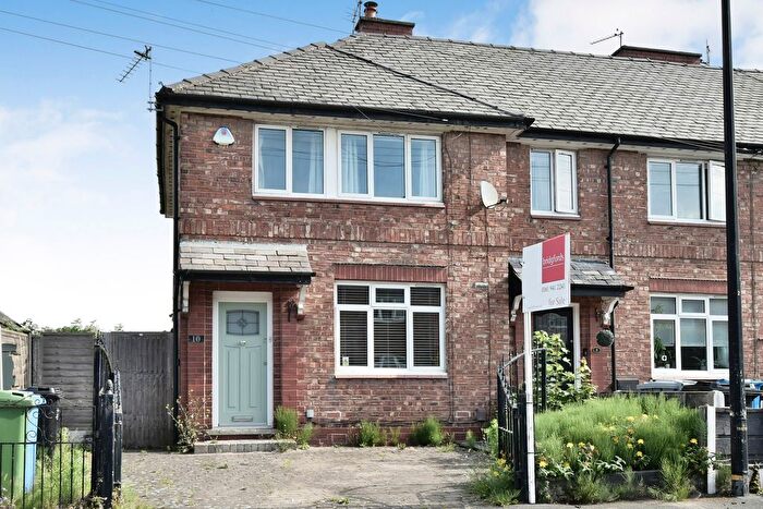 3 Bedroom End Of Terrace House For Sale In Lee Avenue, Broadheath, Altrincham, WA14