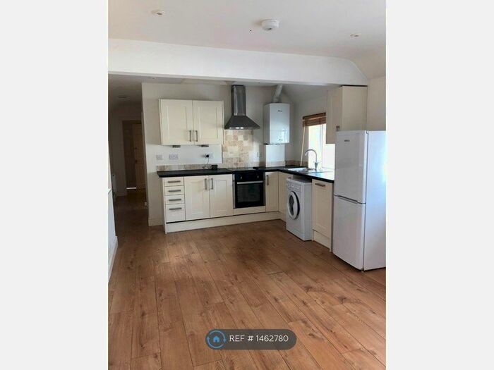 2 Bedroom Flat To Rent In St. Johns Lane, Bristol, BS3