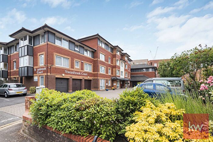 2 Bedroom Flat For Sale In Swanbrook Court, Bridge Avenue, Maidenhead, SL6