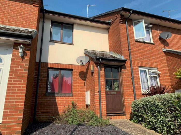 2 Bedroom House To Rent In Benett Street, Ryde, PO33