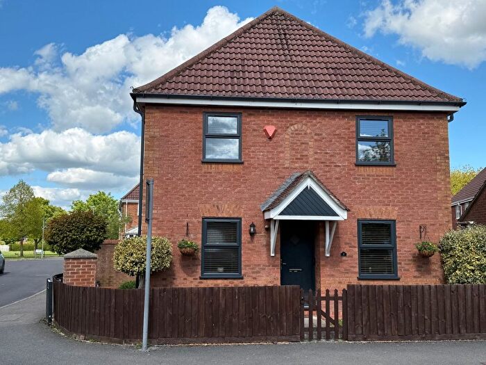 3 Bedroom Detached House For Sale In Chambers Avenue, Amesbury, SP4