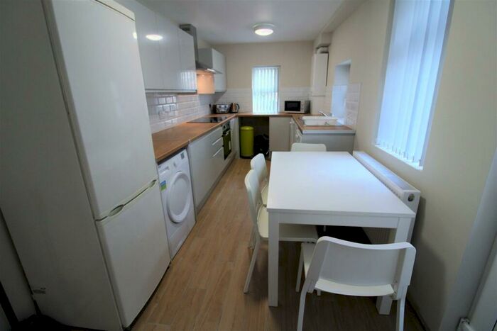 6 Bedroom Private Hall To Rent In Bowerham Road, Lancaster, LA1