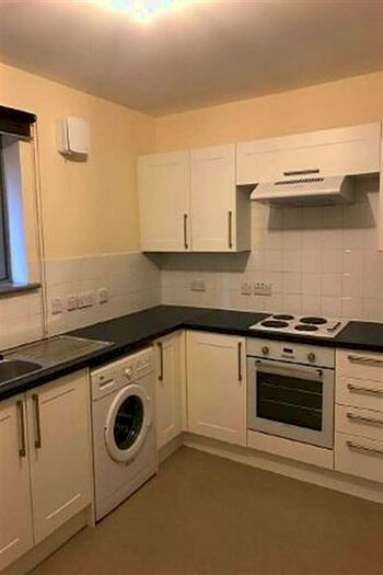 1 Bedroom Ground Flat To Rent In Hammermans Entry, Holyrood Road, EH8