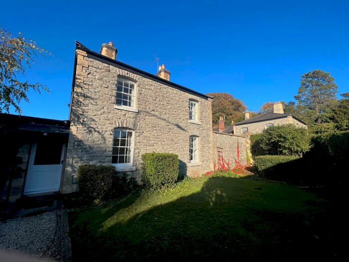 2 Bedroom House To Rent In Barrack Square, Grantham, NG31