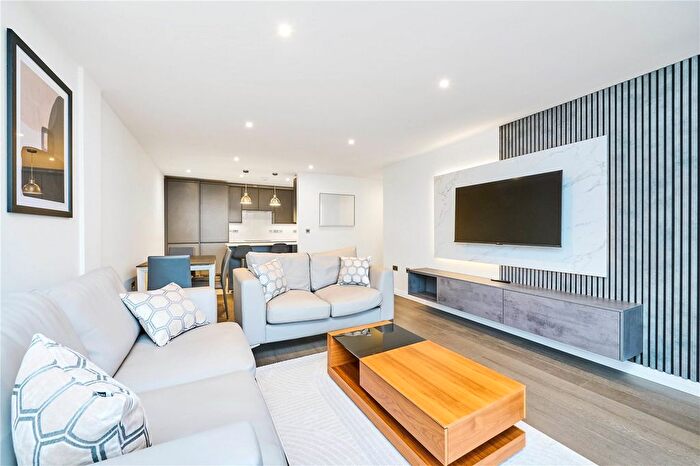 2 Bedroom Flat To Rent In Waterloo Road, London, SE1