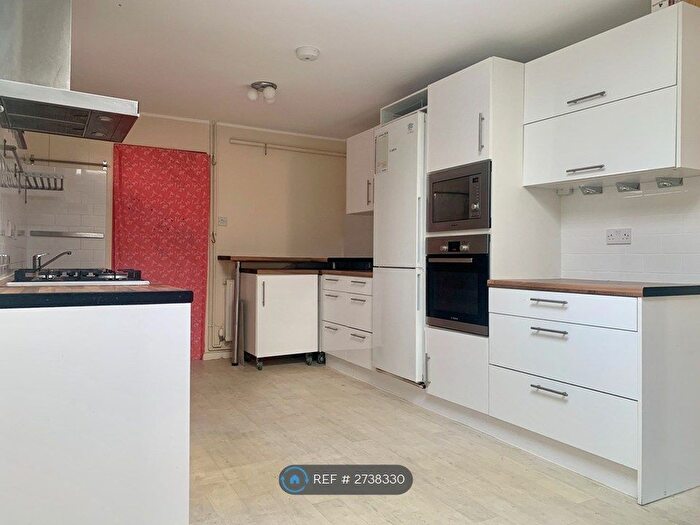 3 Bedroom Bungalow To Rent In Tiverton Way, Cambridge, CB1