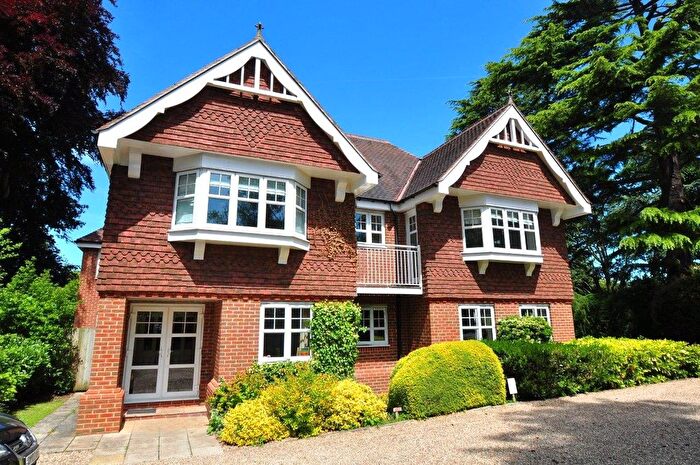 2 Bedroom Flat To Rent In Harrow Lane, Maidenhead, Berkshire, SL6