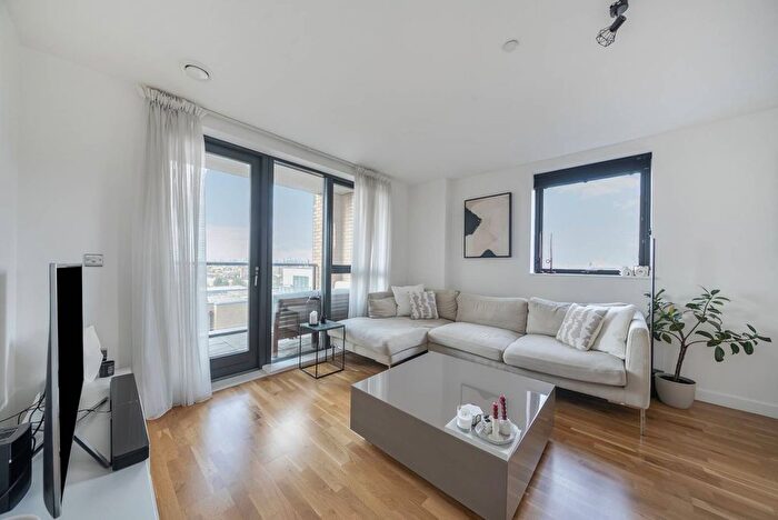 2 Bedroom Flat For Sale In Centenary Heights, Greenwich, London, SE10