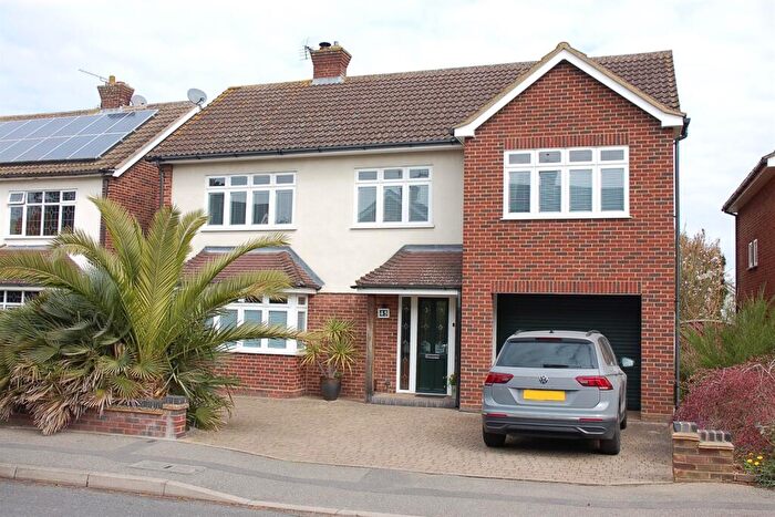 4 Bedroom Detached House For Sale In Longmead Avenue, Chelmsford, CM2