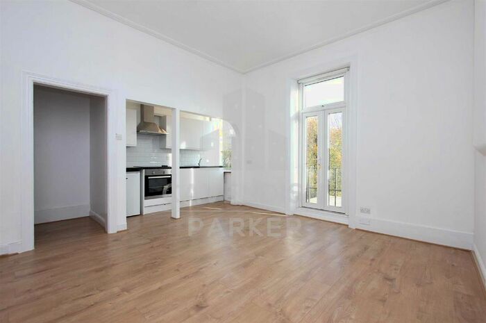 Studio To Rent In Parsifal Road, West Hampstead, London, NW6