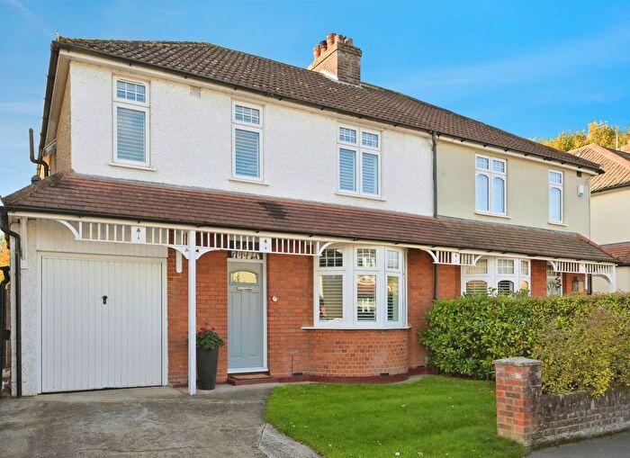 3 Bedroom Semi Detached House For Sale In Bushby Avenue, Broxbourne, EN10