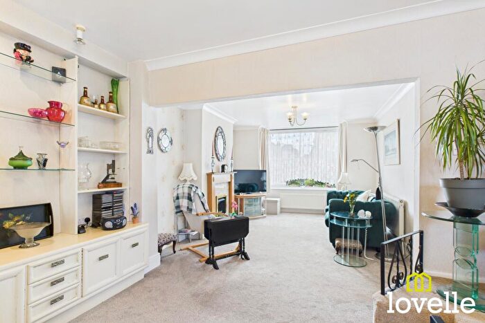 4 Bedroom Semi-Detached House For Sale In Kingtree Avenue, Cottingham, East Riding Of Yorkshire, HU16