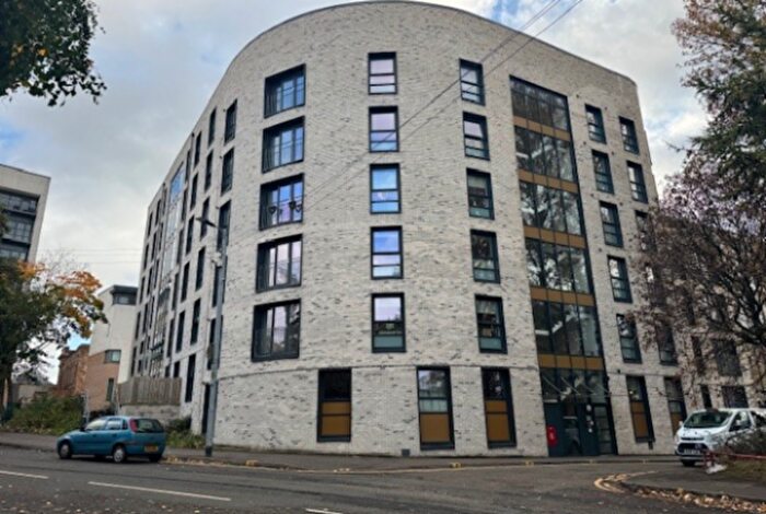 2 Bedroom Flat To Rent In , Little Dovehill, G1