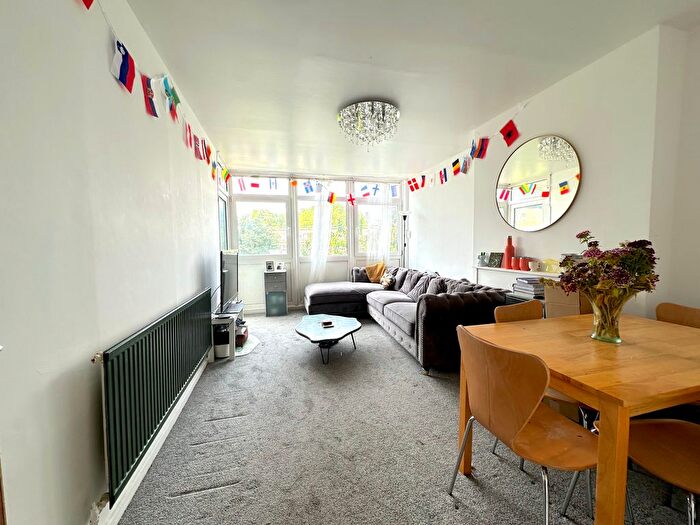 3 Bedroom Maisonette To Rent In Old Market Square, London, E2