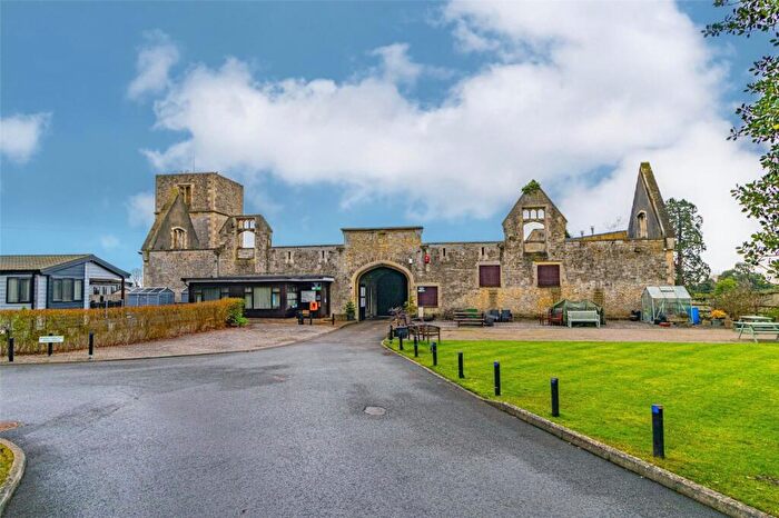 2 Bedroom Retirement Property For Sale In North Drive, Blunsdon Abbey Park, Blunsdon, SN25