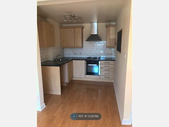 2 Bedroom Flat To Rent In Park Lane, Poynton, Stockport, SK12