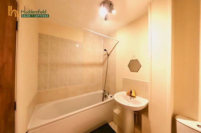 1 Bedroom Flat To Rent In Water Street, Huddersfield, HD1