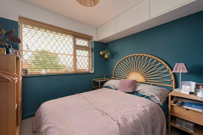 2 Bedroom Semi-Detached Bungalow For Sale In Sandpiper Road, Whitstable, CT5