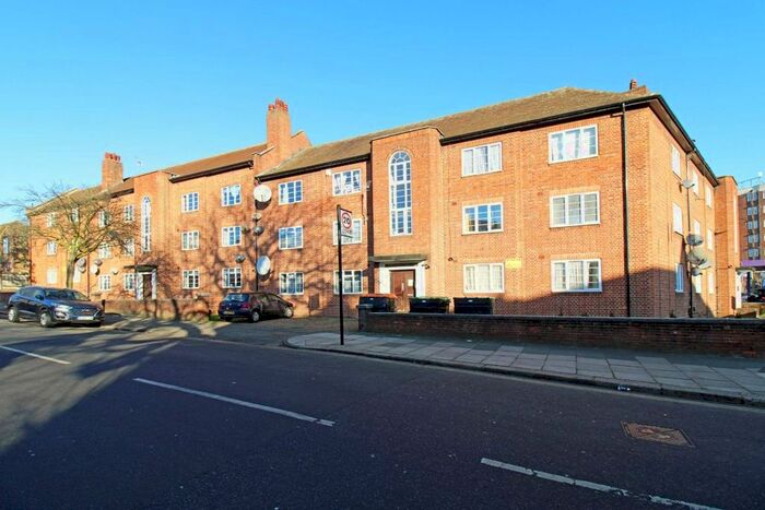 2 Bedroom Flat To Rent In Lynton Road, London, W3