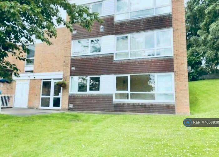 2 Bedroom Flat To Rent In Great Barr, West Midlands, B43