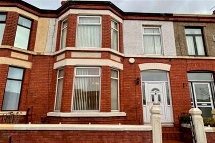 4 Bedroom House To Rent In Auckland Road, L18