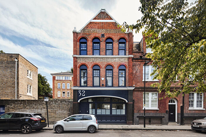 4 Bedroom Semi Detached House For Sale In Mitchell Street Ii, Mitchell Street, London, EC1