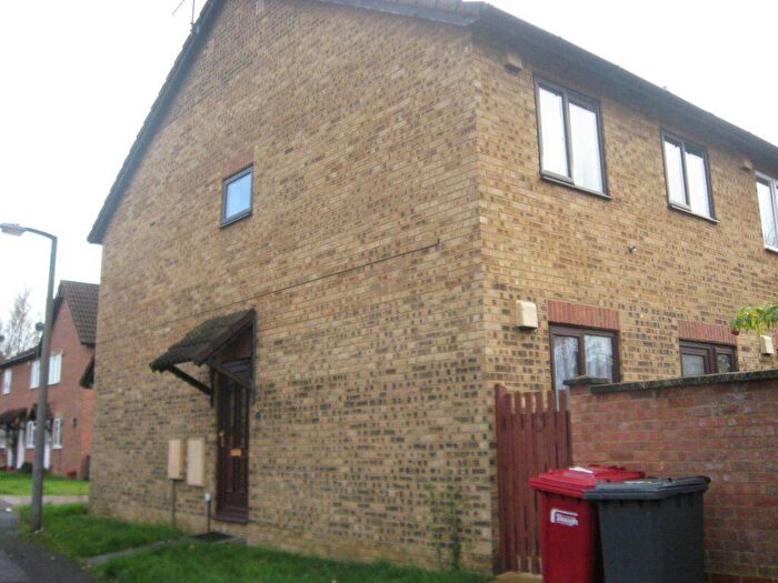 1 Bedroom Maisonette To Rent In Moore Close, Cippenham, SL1