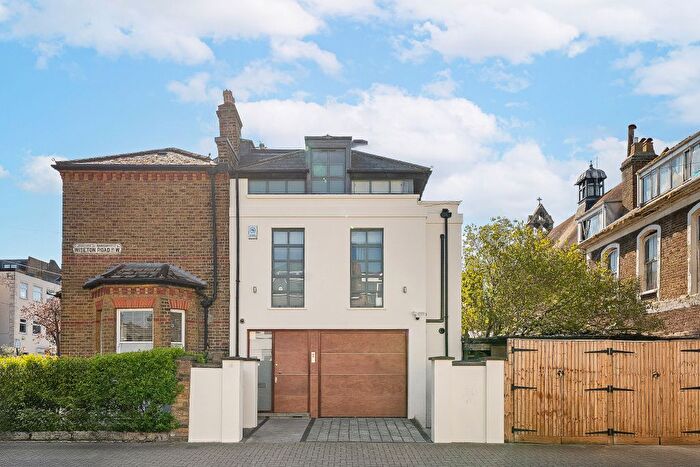 1 Bedroom Town House For Sale In Wiseton Road, London, SW17