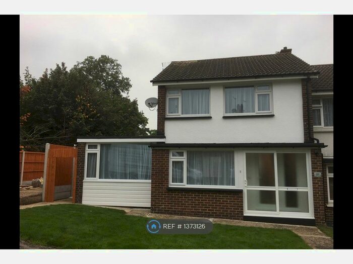 3 Bedroom End Of Terrace House To Rent In Hollytree Avenue, Swanley, BR8
