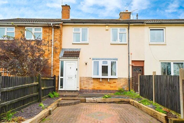 3 Bedroom Town House For Sale In Flatholme Road, Netherhall, Leicester, LE5